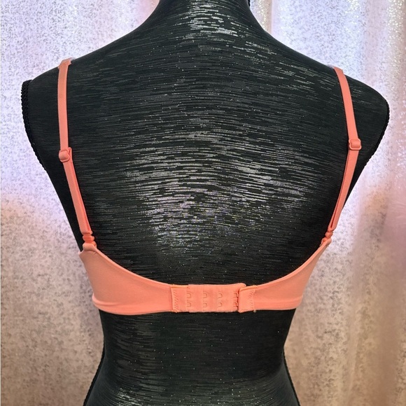 Victoria's Secret BBV Lace Bra - Picture 3 of 4